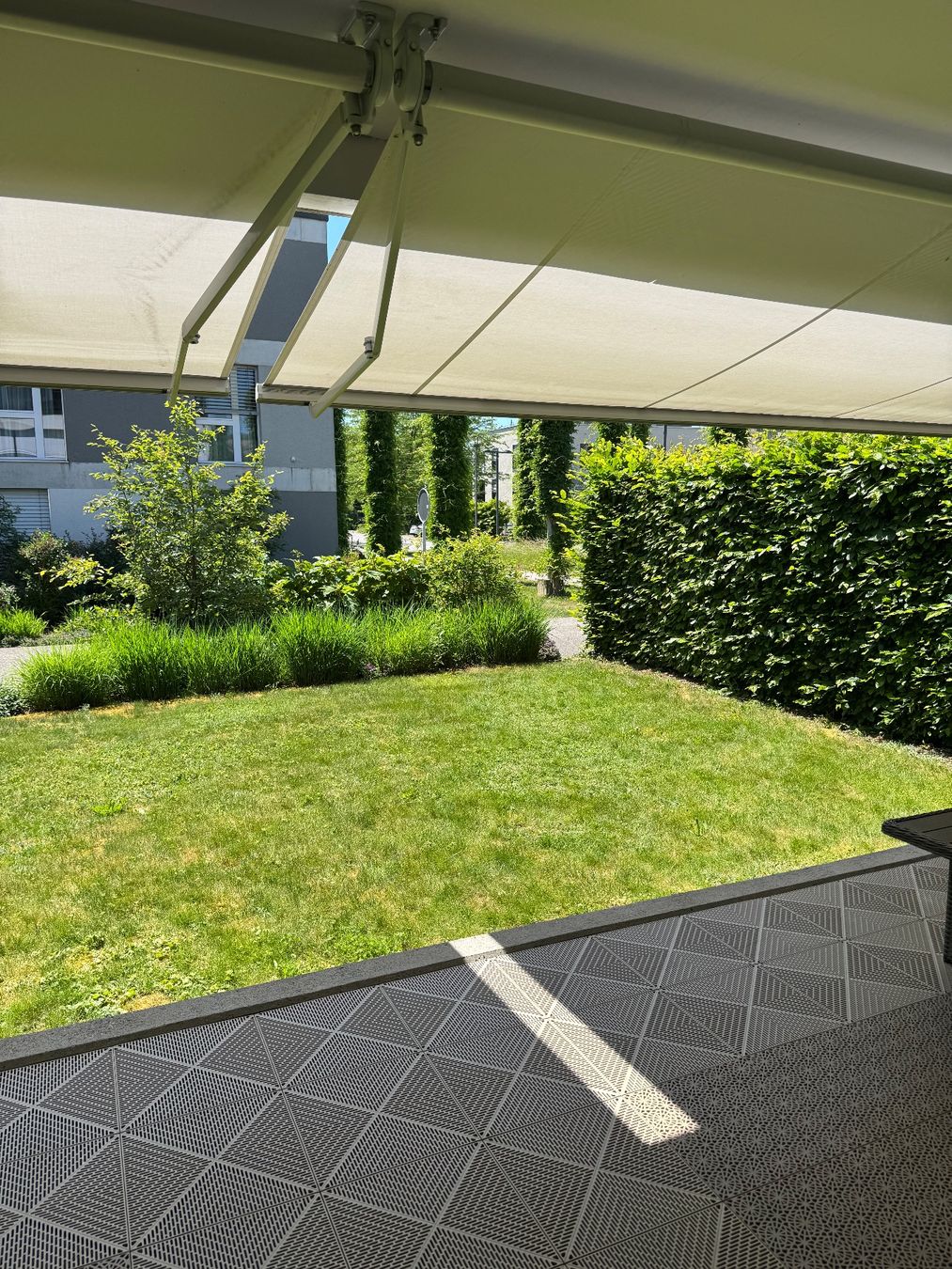 Divani: Ecksofa beige, Stoff mit Bettfunktion & Stauraum – Usato da Sursee venduto da eldi94 6