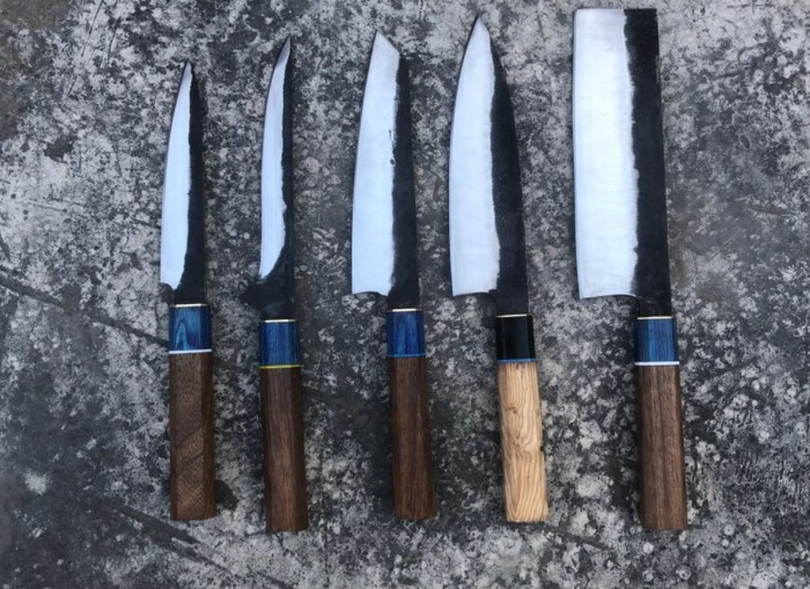 Coltelli da cucina: Handgefertigte Küchenmesser-Set – Nuovo e nell'imballaggio originale da Bassersdorf venduto da sakura01