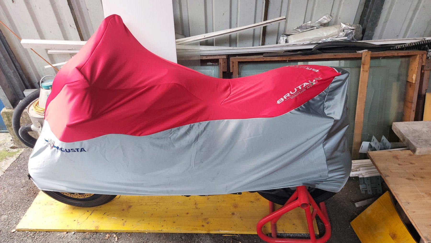 MV Agusta Strada: Top gepflegte MV Agusta Brutale 1090RR – Usato da Wangen ZH venduto da Jannic10 1