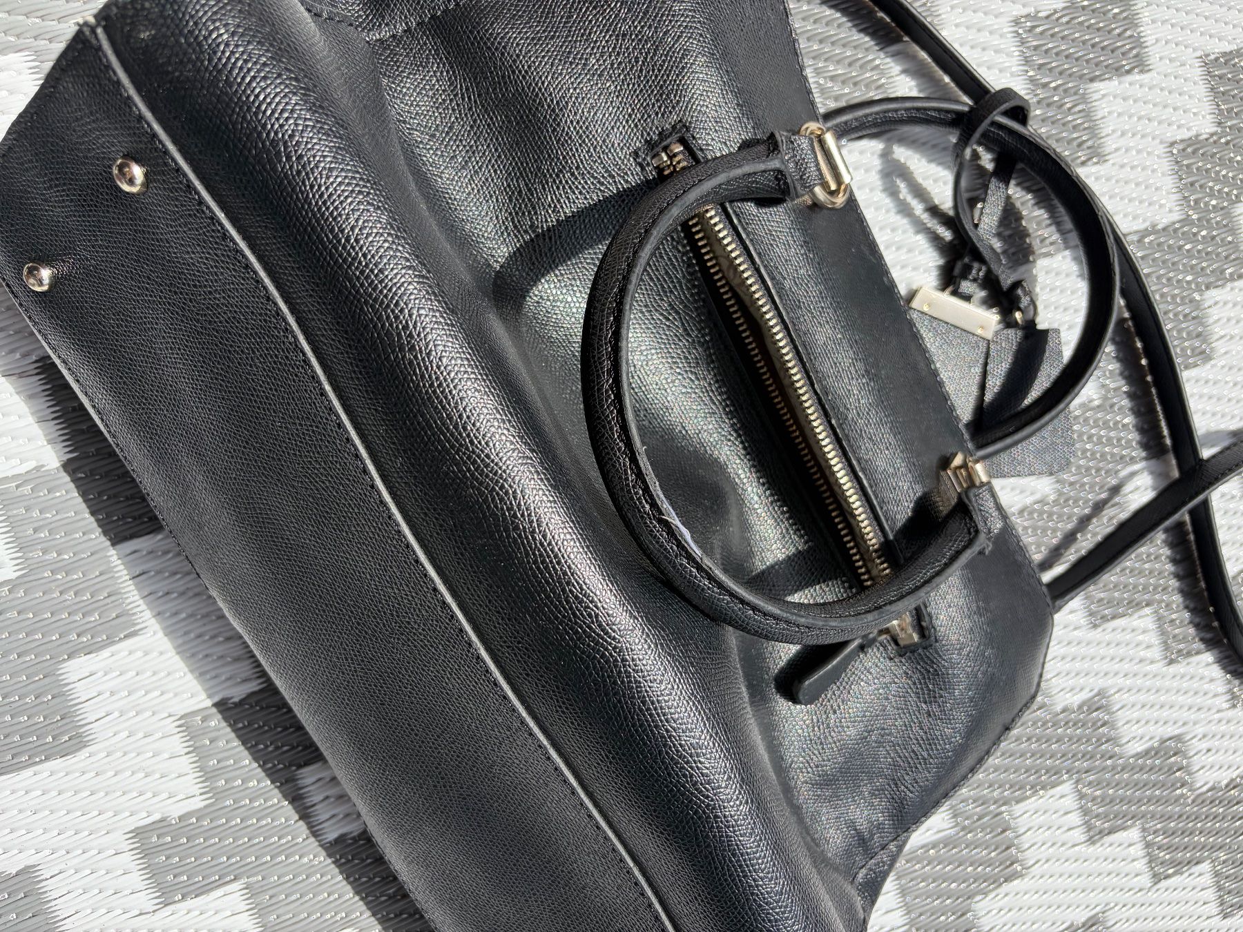 Guess Sacs femmes: Handtasche schwarz Guess – Neuf (Voir description) à Wald ZH par Apy 3
