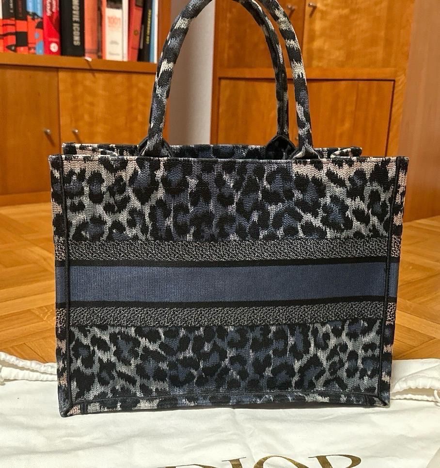 Dior Sacs femmes: Book Tote Medium Dior – D'occasion à Genève par Lilimouss 5