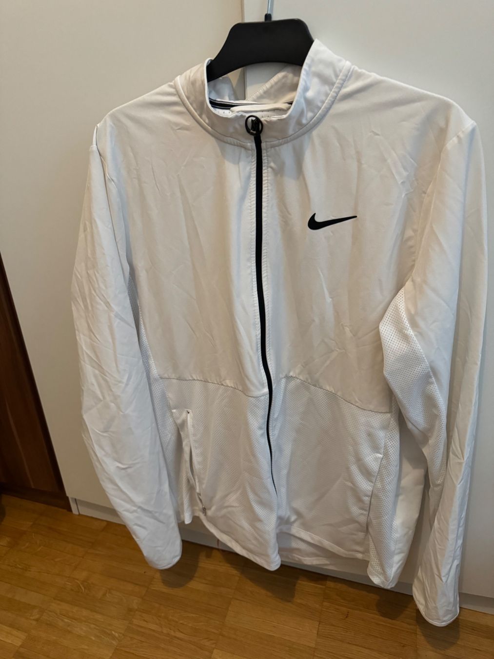 Nike Vestes: Nike Trainingsjacke, Weiss – D'occasion à kloten par Sneki5