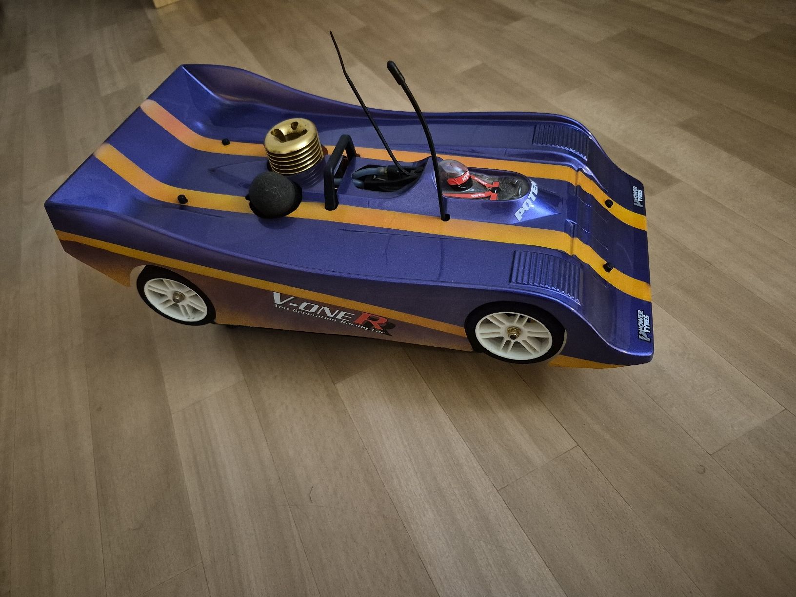 Kyosho Modellismo RC: Wunderschönes Rc Car Kyosho V one R – Usato da Dielsdorf venduto da BARDARRU