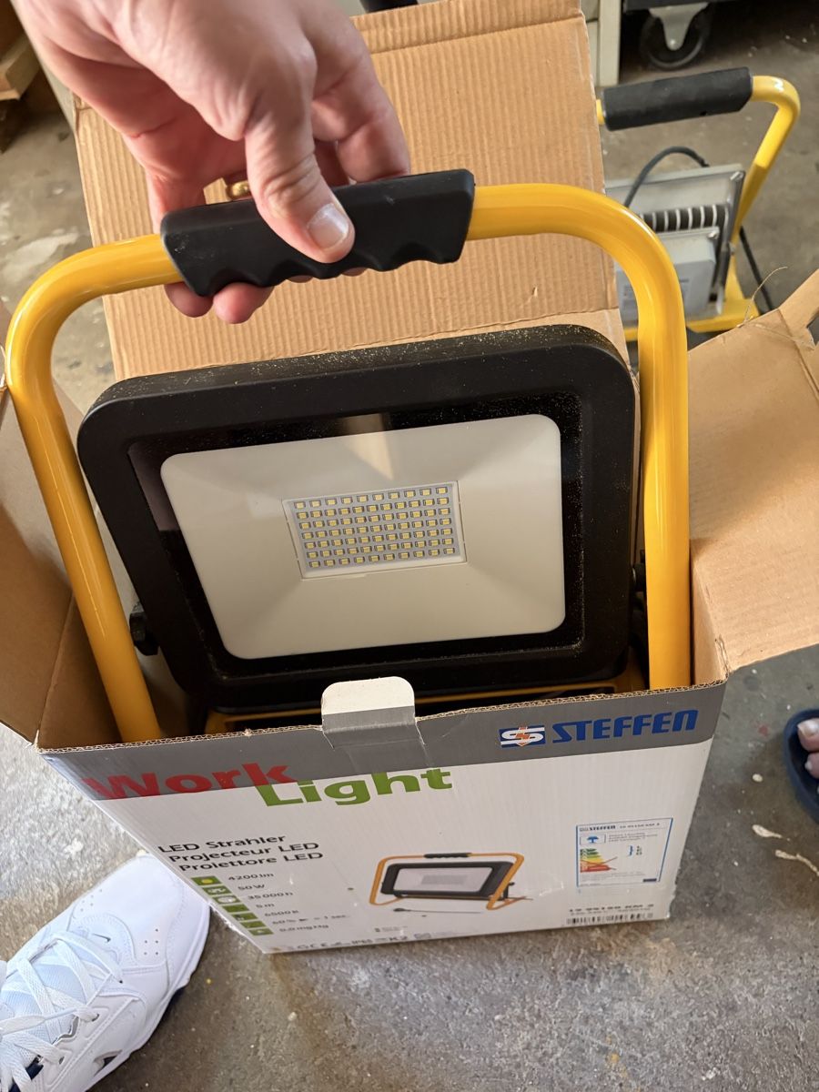 Fari: LED Strahler/ Baustellenlampe  – Nuovo (secondo la descrizione) da oftringen venduto da stouner1 1