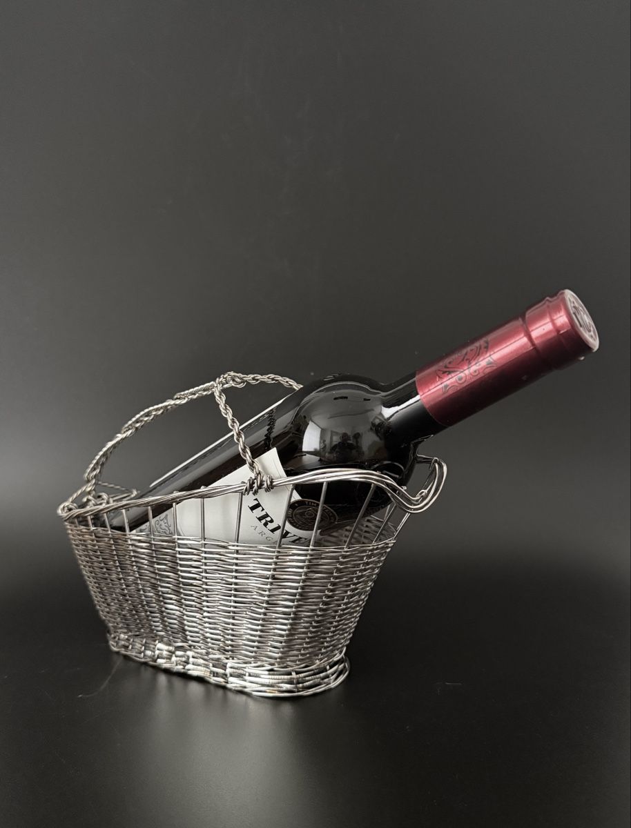 Altro per la casa: Versilberter Weinflaschenhalter im Korbgeflecht-Design – Usato da Luzern venduto da downtonabbey