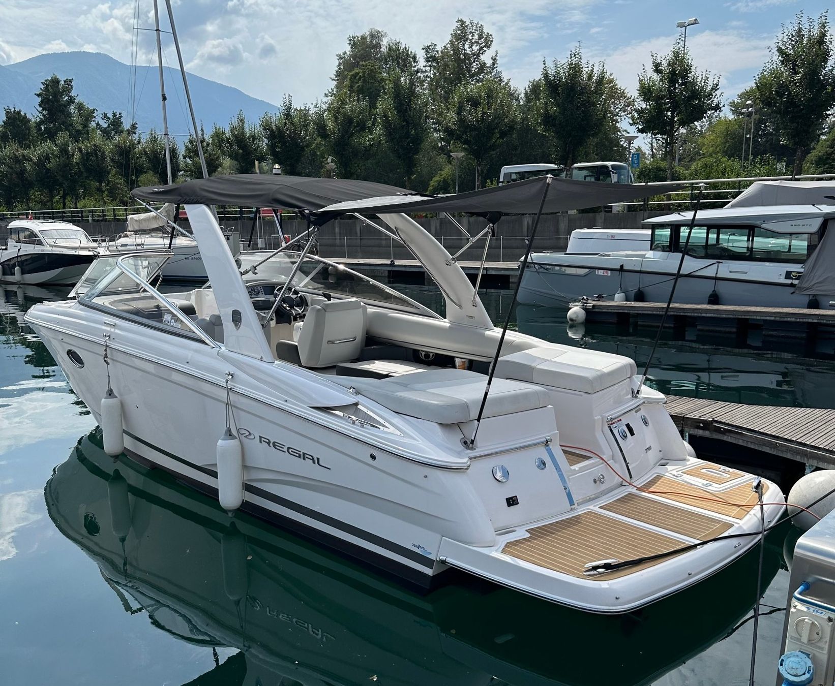 Regal Boote: Bowrider, Sportboot Regal 2700 ES – Gebraucht aus Locarno von zanshinkan 1