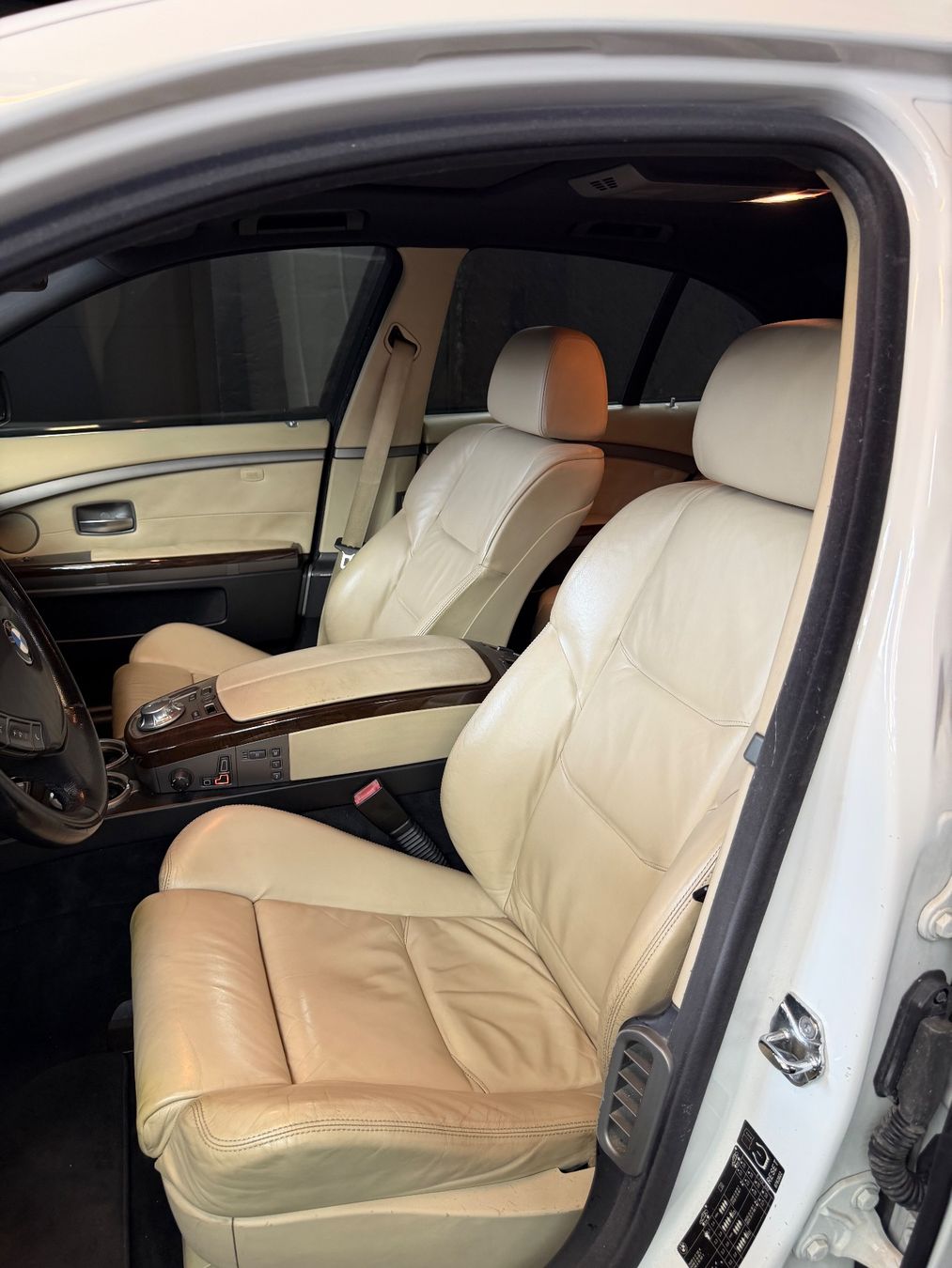 BMW Autos: BMW 735i E65 – D'occasion à Bronschhofen par SezoCarsector 5