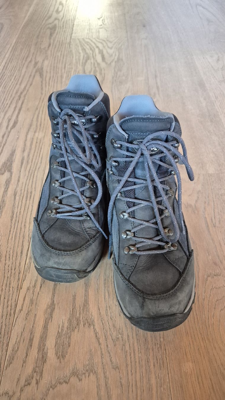 Meindl Scarpe da uomo: Chaussures de randonnées Meindl taille 41.5 – Usato da Marin-Epagnier venduto da FamDub 2