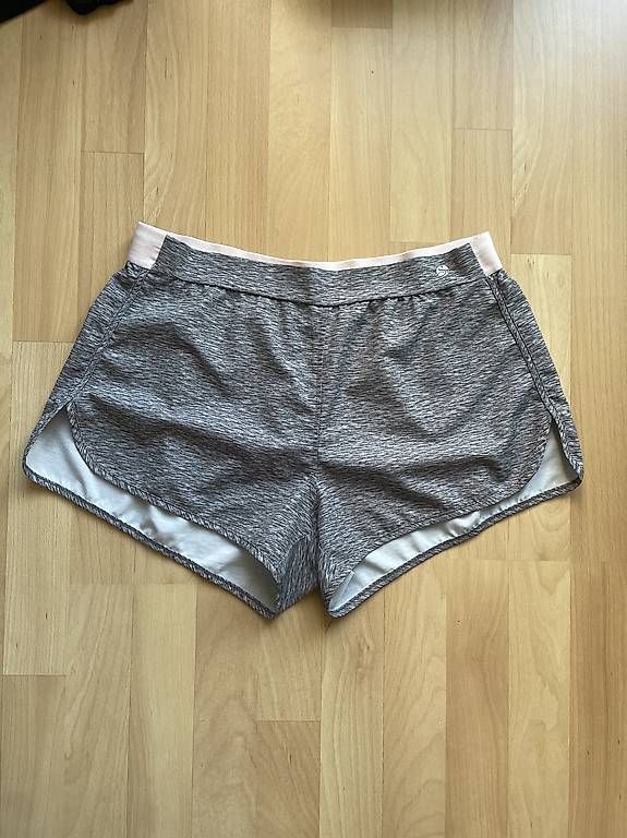 Pantaloni: Sportshorts M – Usato da Itingen venduto da alexasoldie