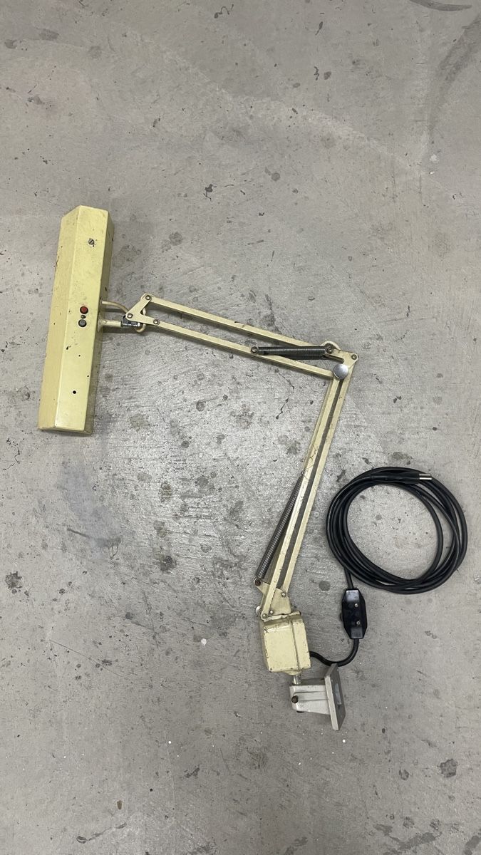 Lampade: Werkstattlampe alt – Usato da Basel venduto da Balthazara 1