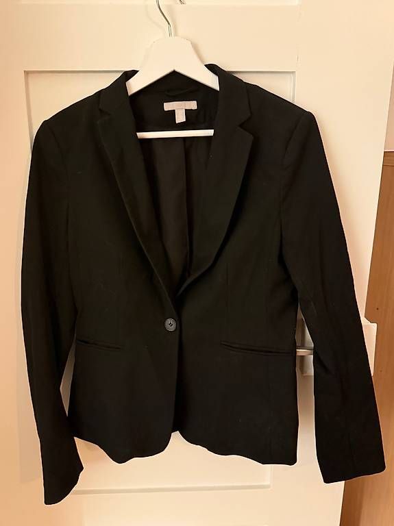 H&M Completi & Tailleur: Schwarzer Blazer von H&M Grösse 36 – Usato da Zürich venduto da elli_8037
