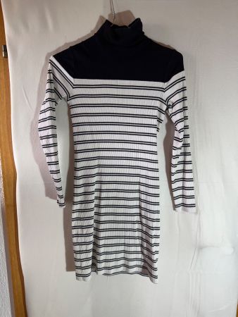 Langärmeliges Kleid von F&F Gr. 36