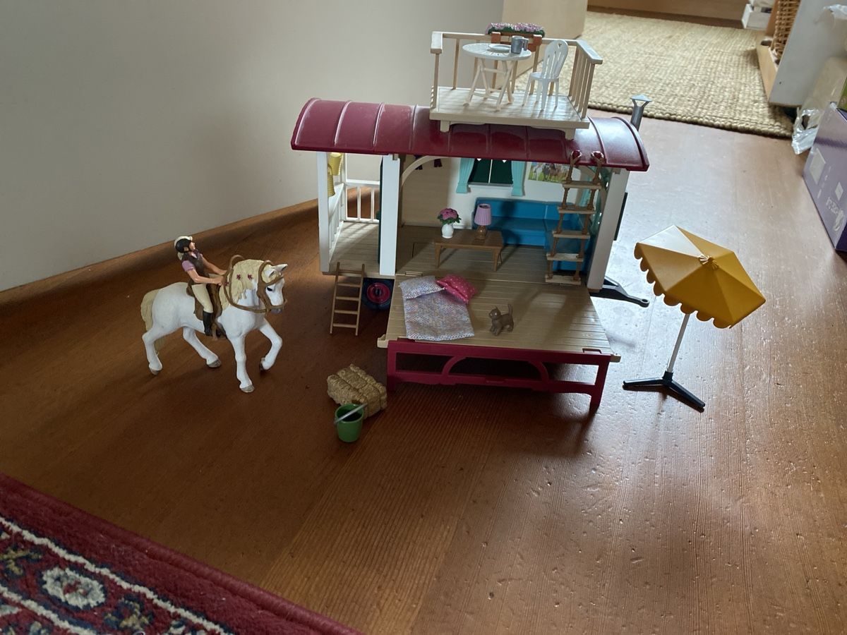 Schleich Giocattoli: Schleich Wohnwagen – Usato da Wettingen venduto da l_i500