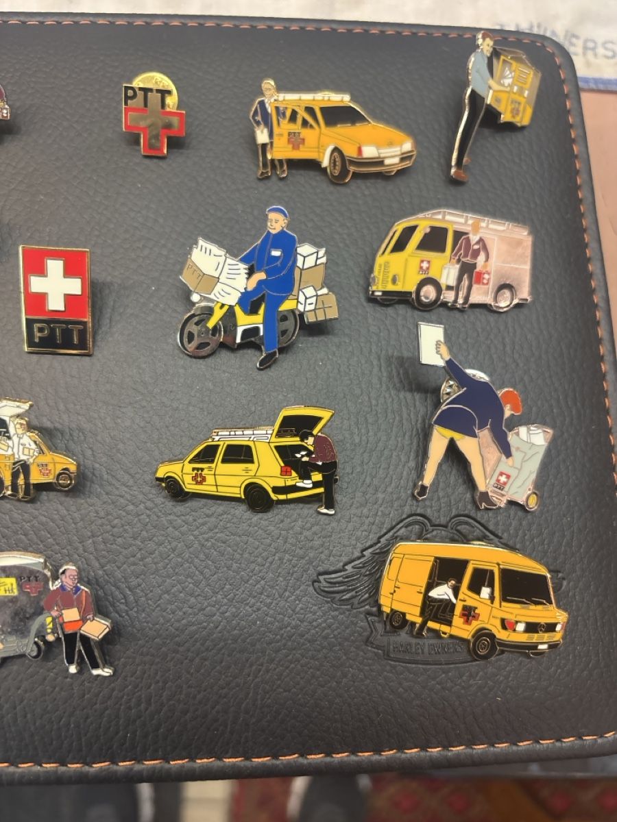 Plaketten & Abzeichen: 17 PTT Pins – Gebraucht aus Chur von Diversico2010 2