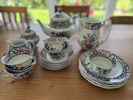 Schönes Vintage Teeservice, 22-teilig