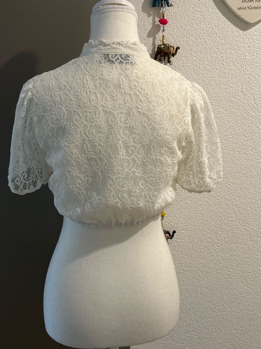Camicette: Dirndlbluse weiss mit Spitzen von Tramontana Gr. 36 – Usato da Brunnen venduto da Nala2929 5