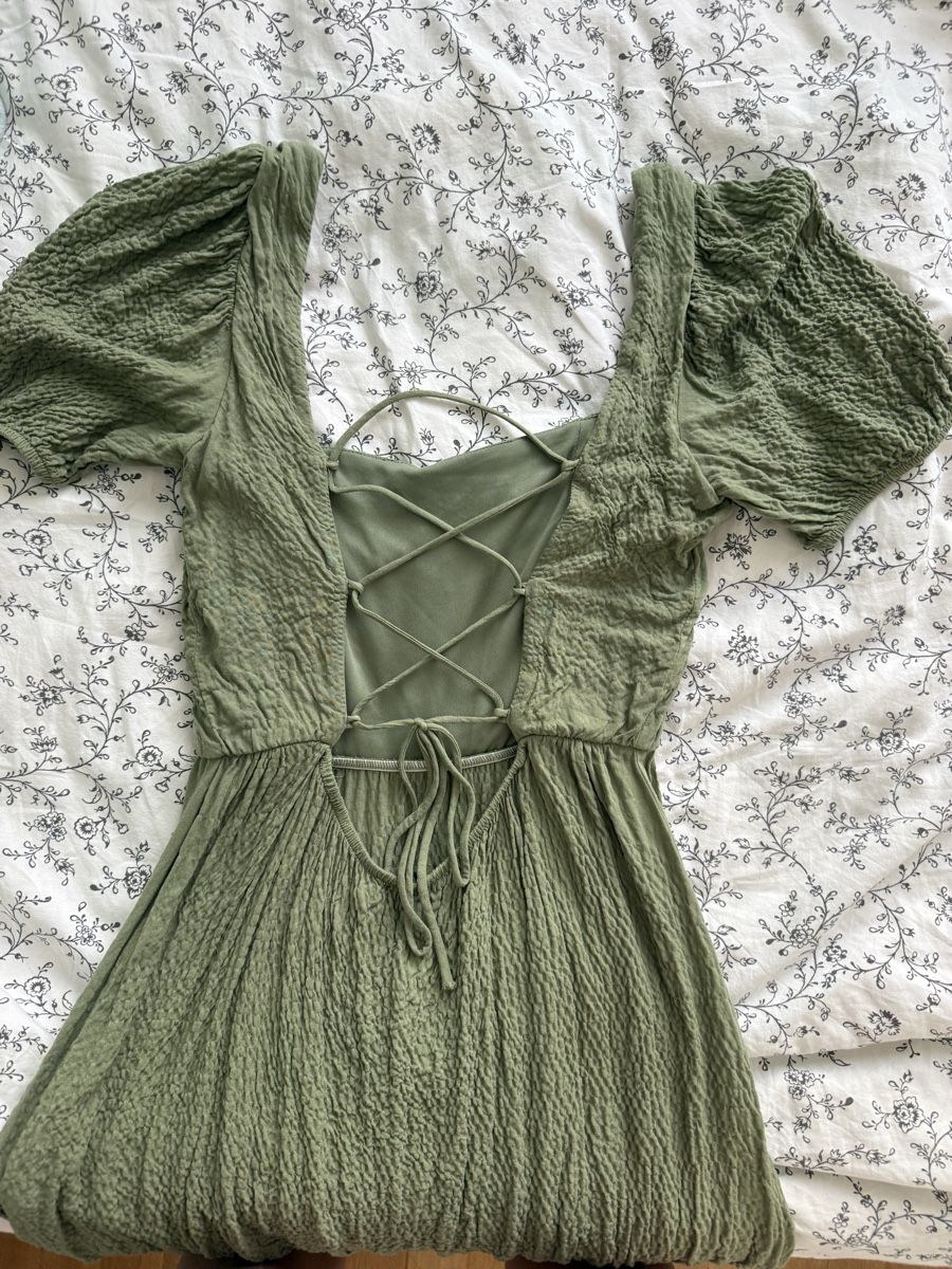 Stradivarius Vestiti: Rückenfreies Kleid – Usato da Unterägeri venduto da ann_x8pf 2