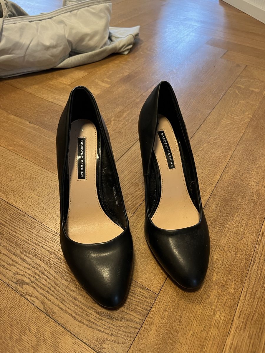 Scarpe da donna: Pumps Damen schwarz 37 – Usato da Basel venduto da blumenkimd