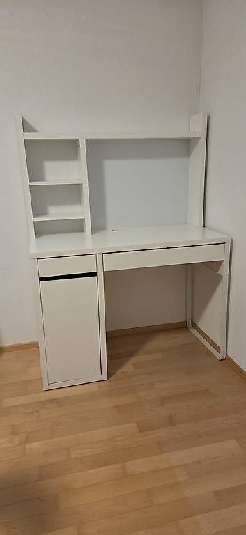 Ikea Scrivanie: Pult mit Magnetwand – Usato da Boswil venduto da Spockinchen