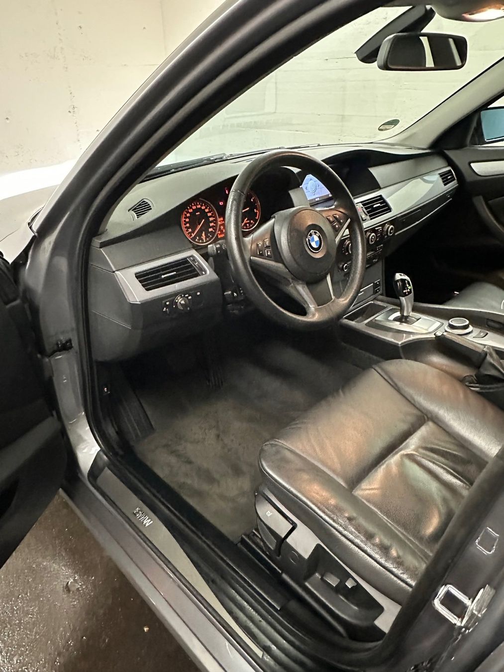 BMW Autos: BMW 525d touring Steptronic, frisch ab Service – Gebraucht aus Meggen von Elevation7 4