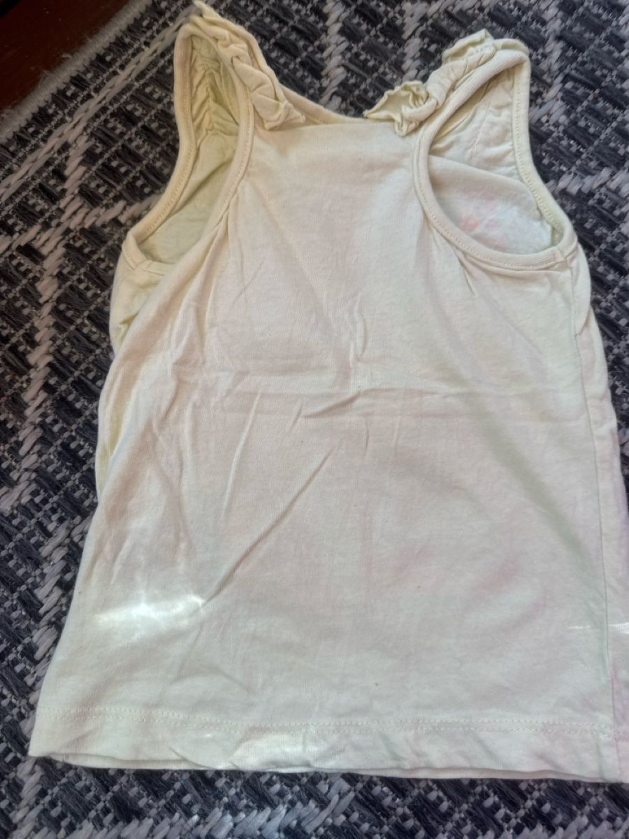 Blouses, T-shirts & Tops: LOL Surprise Top Mädchen Grösse ca 104/110 – D'occasion à Zürich par Belisimo 2