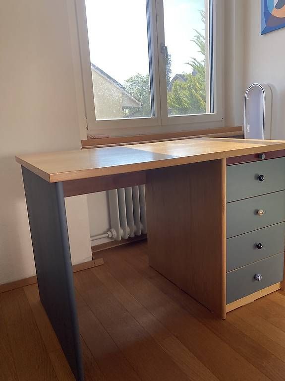 Schreibtische: Schreibtisch / Büroschreibtisch  – Gebraucht aus Solothurn von Marla30 3