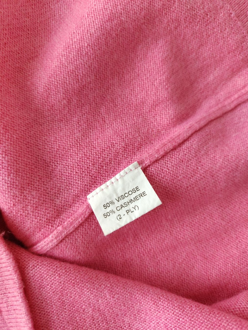 Pullover & Sweatshirts: MOHN Kaschmir Pullover Rosa Taille S – Gebraucht aus Buchrain von QueenyHE51 5