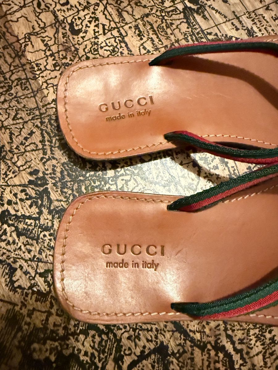 Gucci Scarpe da uomo: Gucci Web Stripe Leather Flip Flops Sandals – Nuovo (secondo la descrizione) da Versoix venduto da pen_6hgs 2
