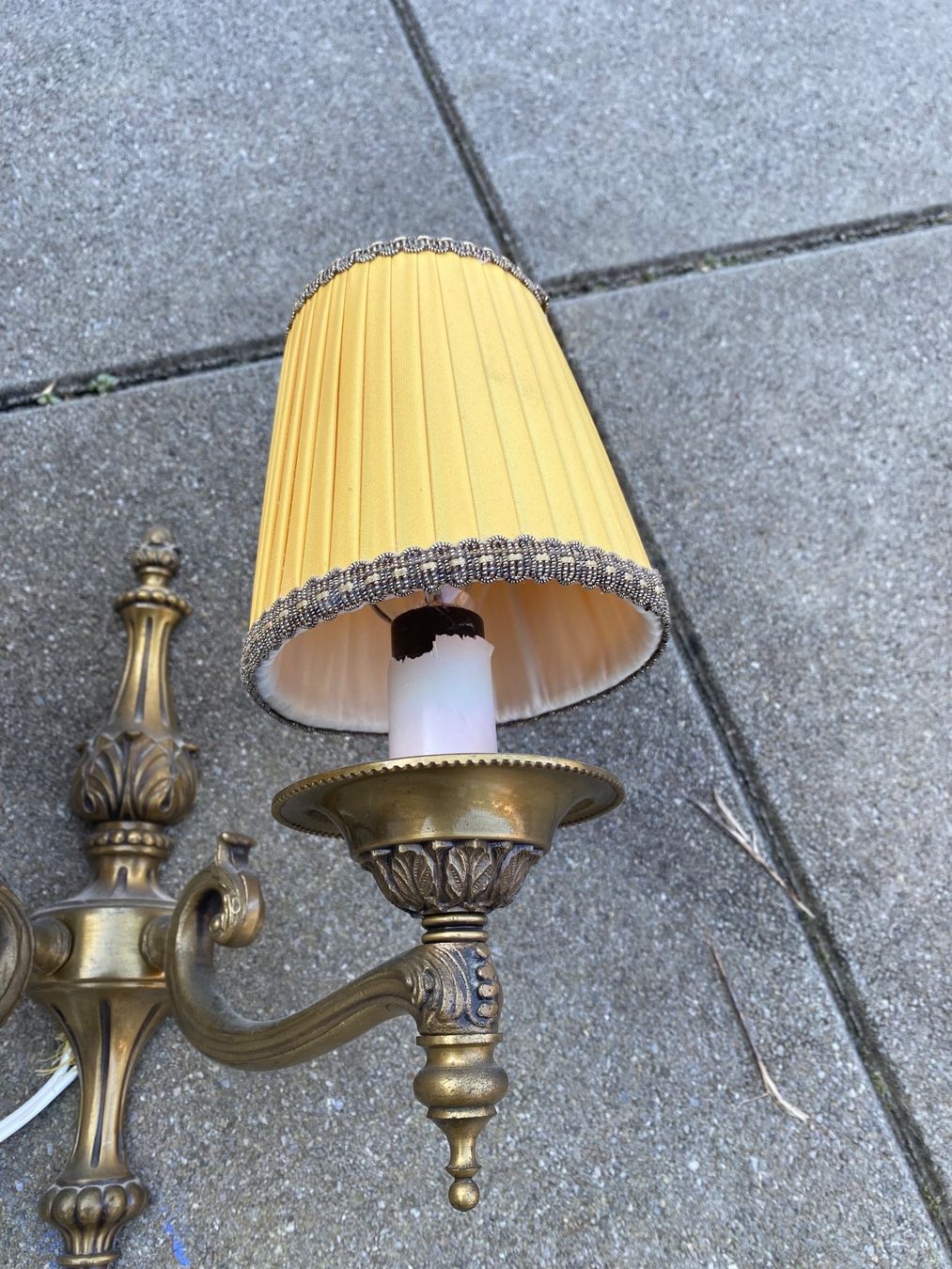 Lampen: Alte Wandlampe Messing (zweiarmig) – Gebraucht aus Golaten von  2