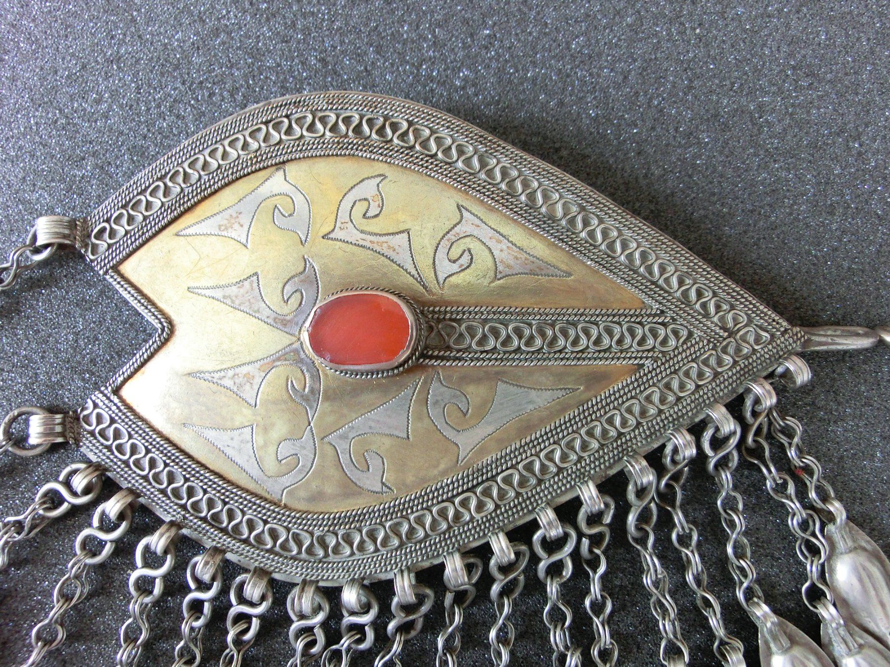 Ciondoli: ANTIKER  TURKMENEN -BRUST -SCHMUCK – Usato da Basel venduto da wyba44 3