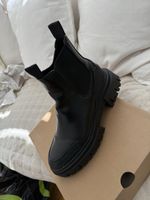 Bottines Zara noires style Chelsea pointure 38