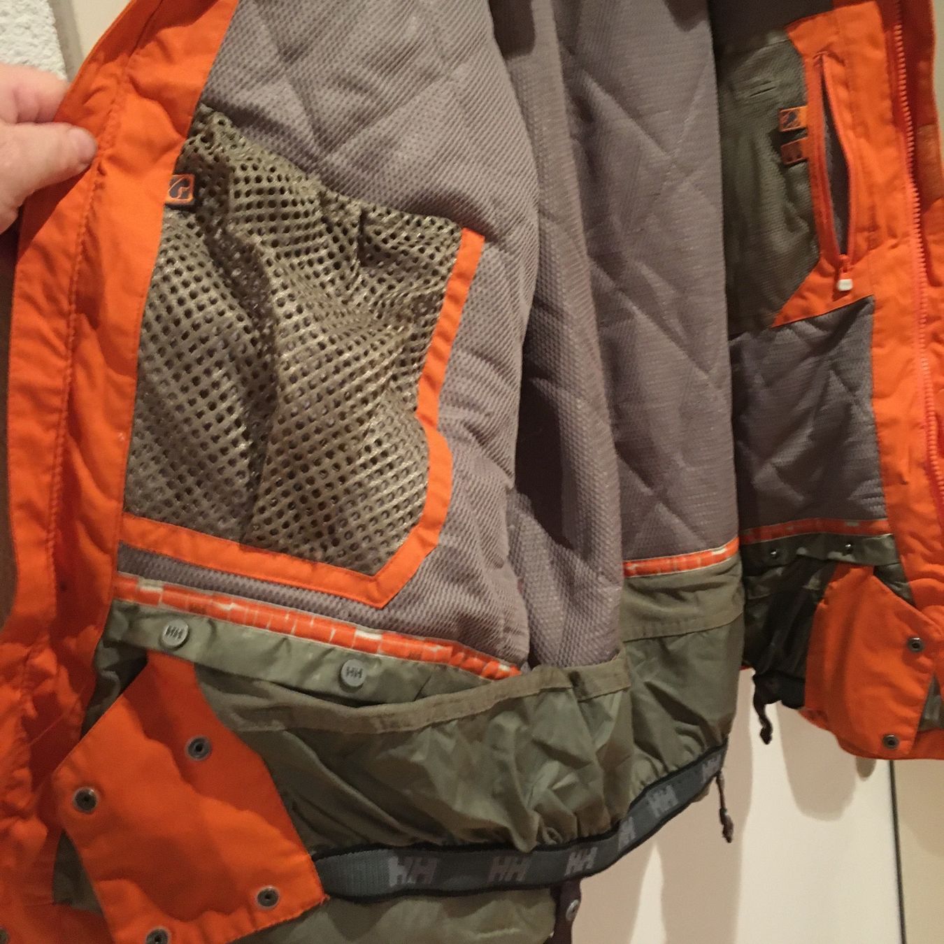 Anzüge: Skijacke und Skihose L Helly Hansen – Gebraucht aus Schleitheim von Pi3.14 6