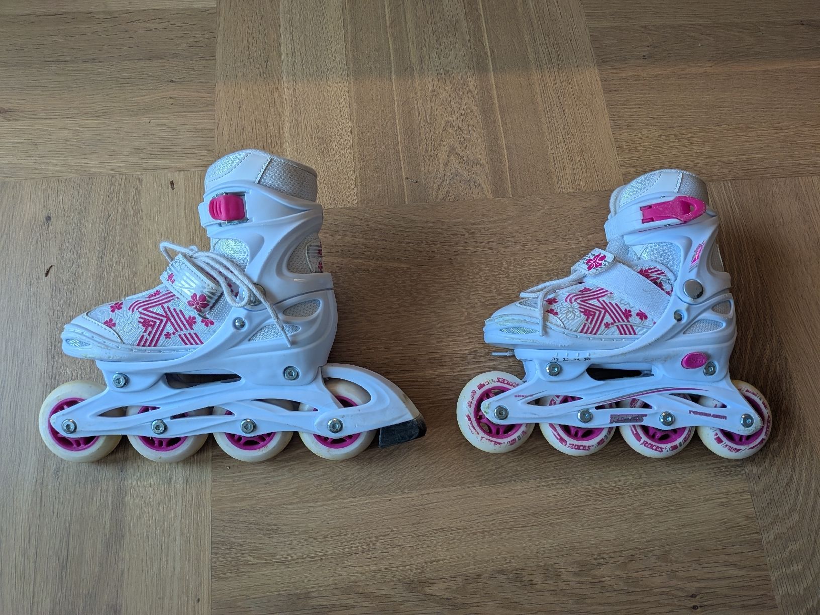 Pattini in linea & Pattini a rotelle: Grösse 30-33 verstellbare Inline-Skates / Rollschuhe – Usato da Zürich venduto da fmjs 1