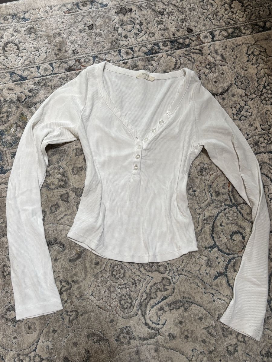 Top: Top stradivarius white long sleeve size S used – Usato da La Chaux-de-Fonds venduto da joa_jk5g