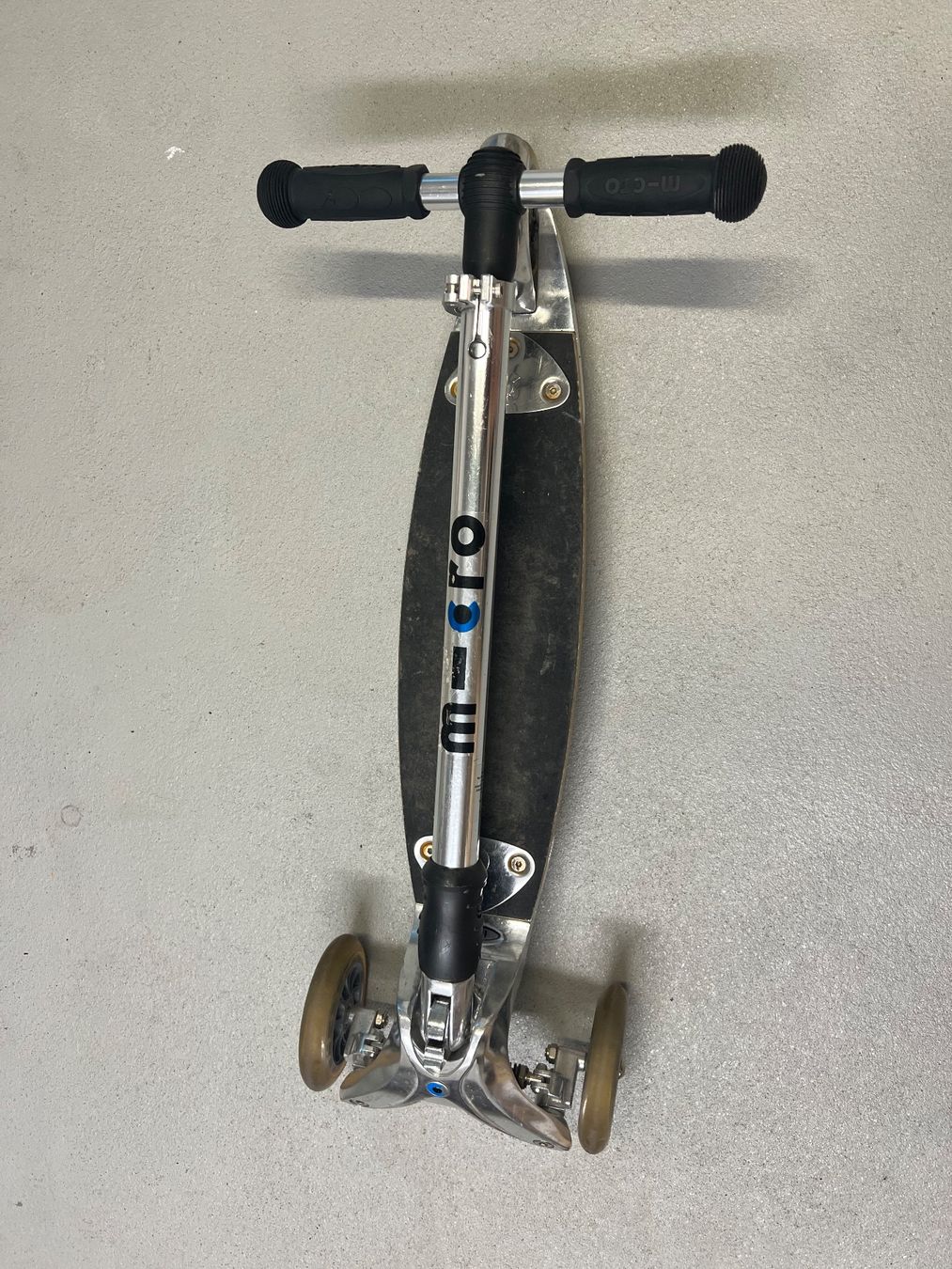 Micro Kickboard: Micro Roller, Kinderroller, silber, 3-Rad – Usato da Auslikon venduto da Jens0607 2