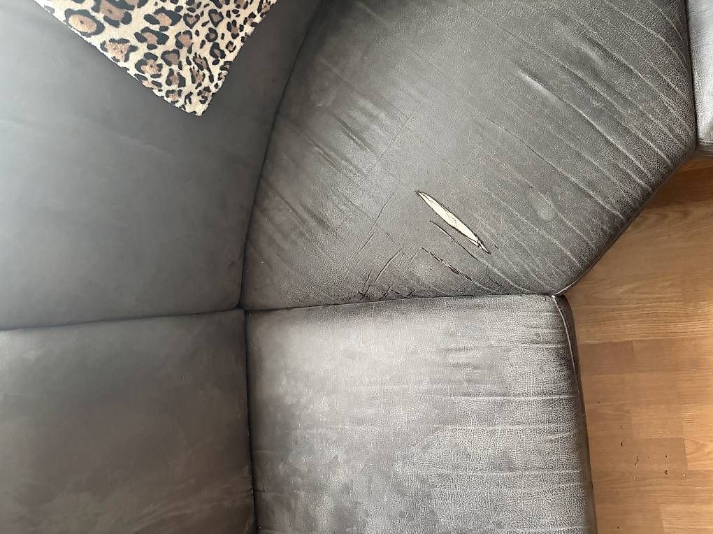 Sofas: Dunkelgraues Ecksofa – Defekt aus Flamatt von MelodieMay 4