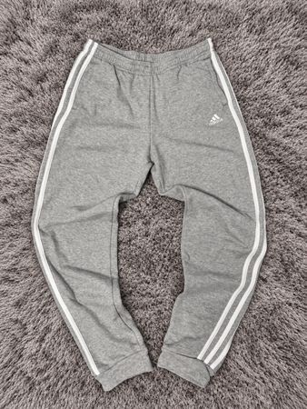 Adidas Trainingshose grau mit weissen Streifen Grösse S