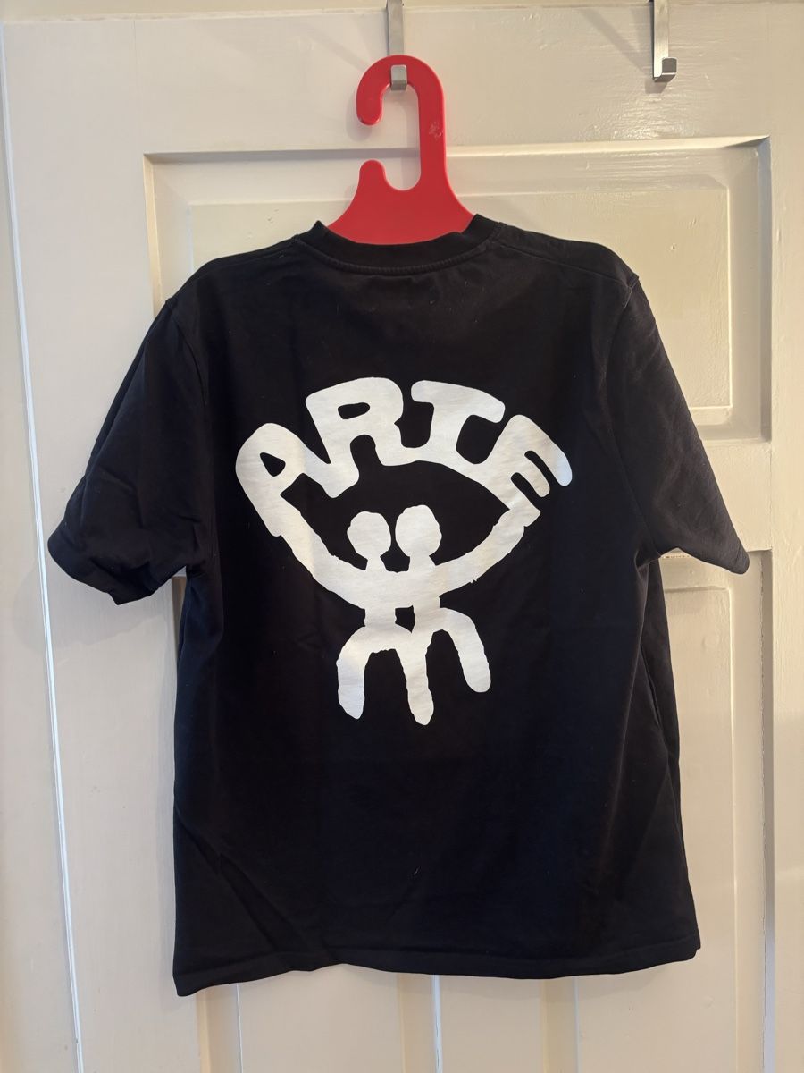 T-shirt: Arte Antwerp T-shirt – Usato da Zürich venduto da Niklaus97 1