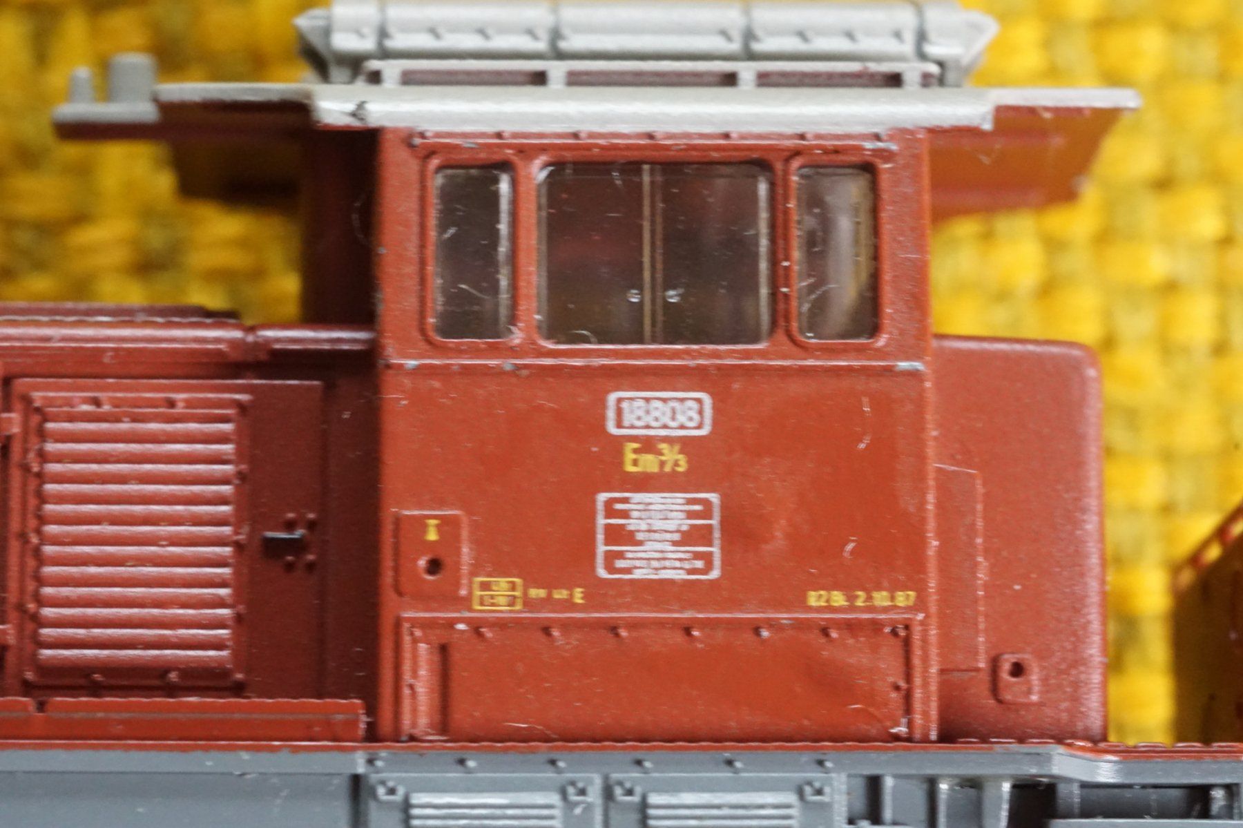 Trix Modelleisenbahnen: Minitrix Em 3/3 braun – Gebraucht aus Gränichen von iknow 6