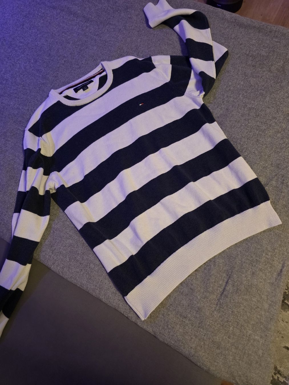 Tommy Hilfiger Pulls & Sweat-shirts: Pullover Tommy Hilfiger gestreift Grösse M – D'occasion à Grenchen par Lord_TL