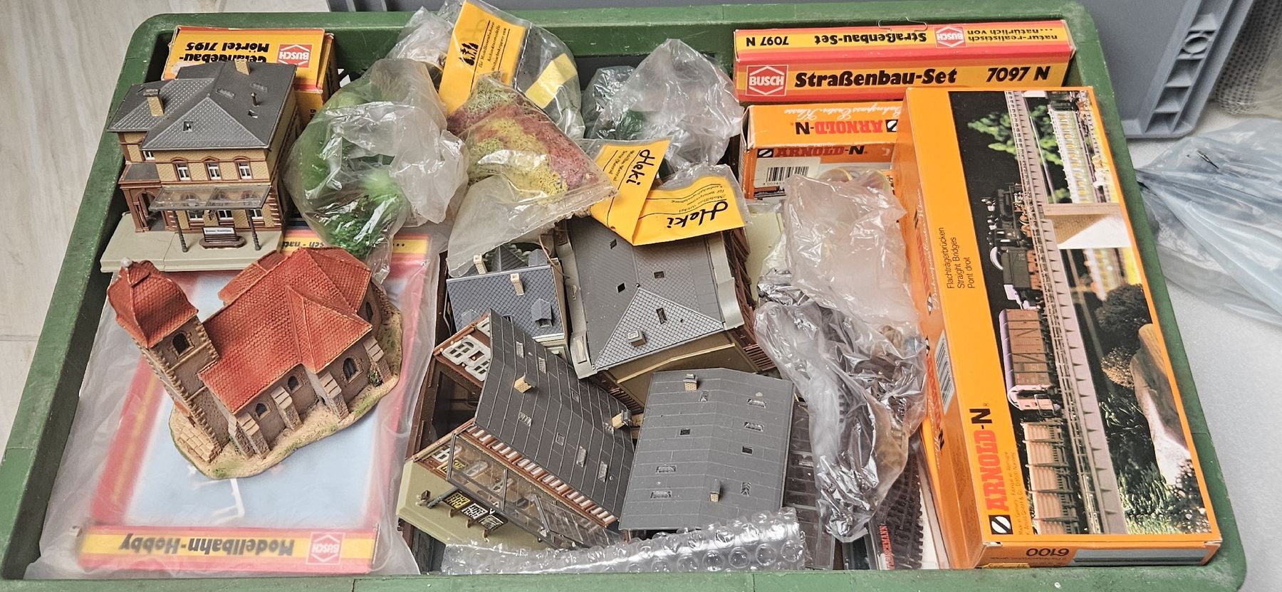 Arnold Modellini di ferrovie: Modelleisenbahn Konvolut Lot, Arnold, Faller, Fleischmann – Usato da Belp venduto da Ginus85