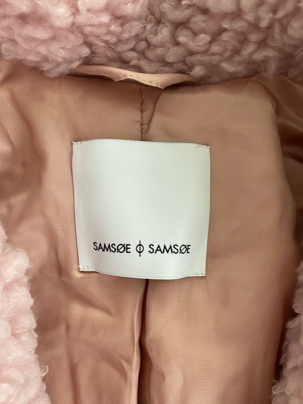 Samsøe Samsøe Cappotti: NEU!! Samsoe Samsoe Teddymantel rosa Gr. S – Nuovo (secondo la descrizione) da Herzogenbuchsee venduto da ameise02 1