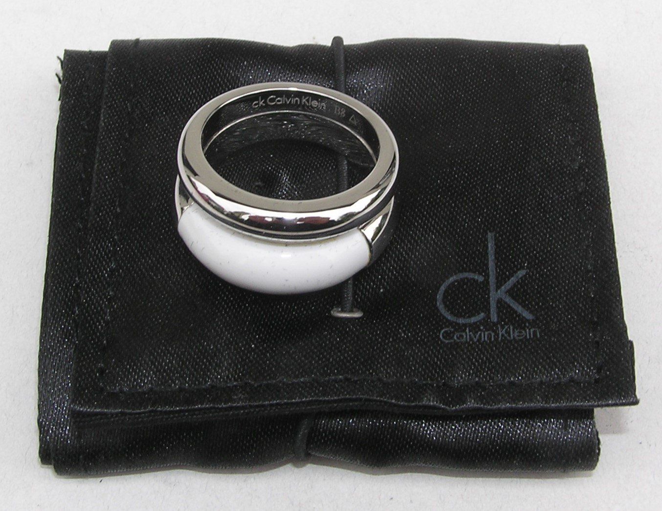 Calvin Klein Bagues: CALVIN KLEIN RING – Neuf avec emballage d'origine à Grenchen par country59