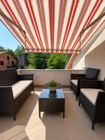 Lounge-Set aus Polyrattan mit Glastisch, Neuwertiger Zustand