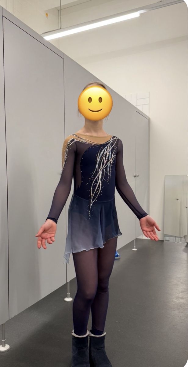 Vestiti & Gonne: Kürkleid Gr. 140-150 – Usato da Urdorf venduto da liska55 2