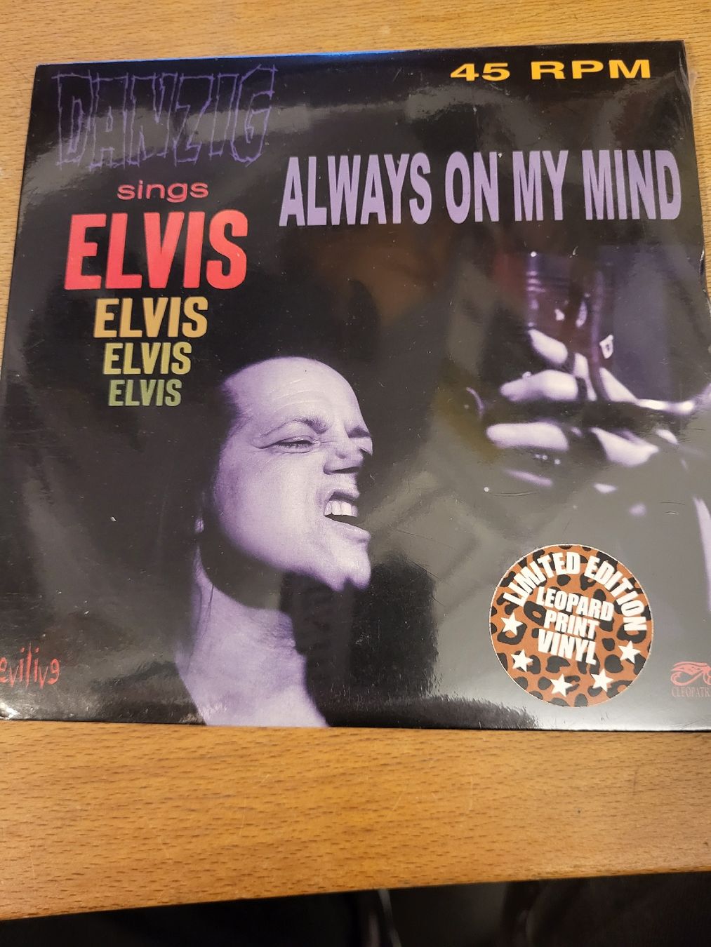 Dischi in vinile: Danzig sings Elvis 7" – Nuovo e nell'imballaggio originale da Thun venduto da Kissthis
