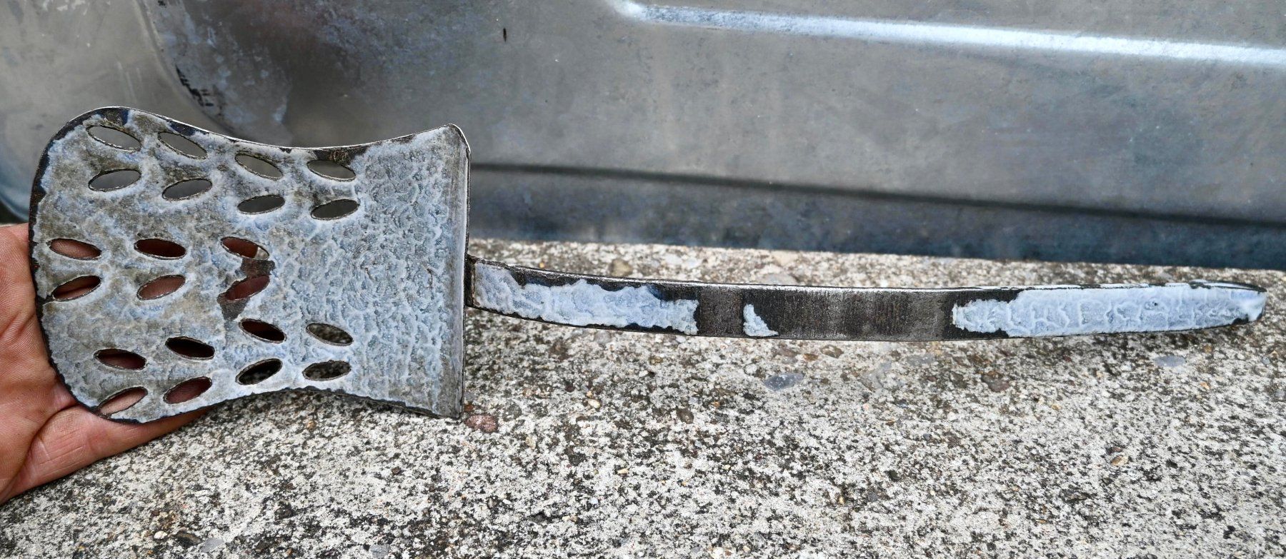 Küchengeräte: Antiker Emaille Pfannenwender L 38cm – Gebraucht aus Pfaffhausen von mono_rec
