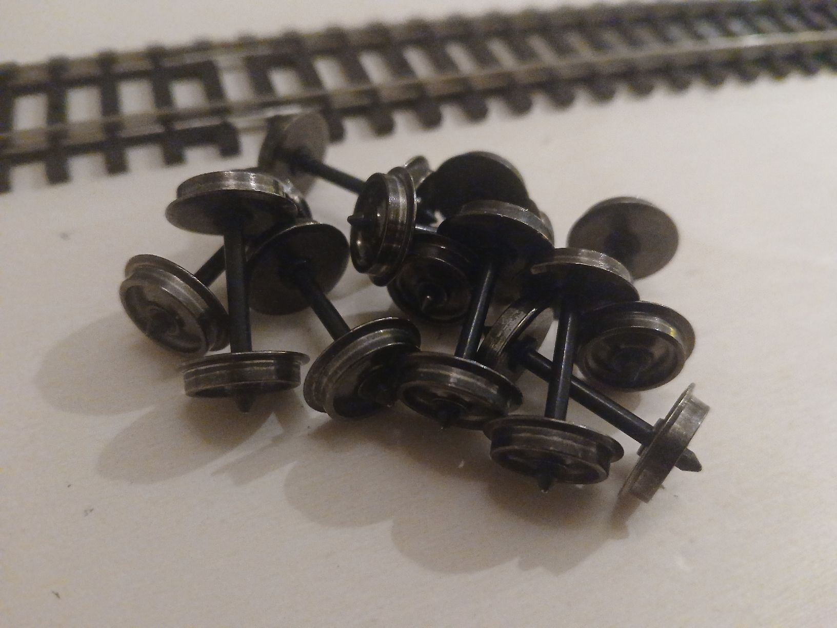 Trains électriques: H0 Doppelisolierte Achsen – D'occasion à Brügg BE par Just_standing_here 1