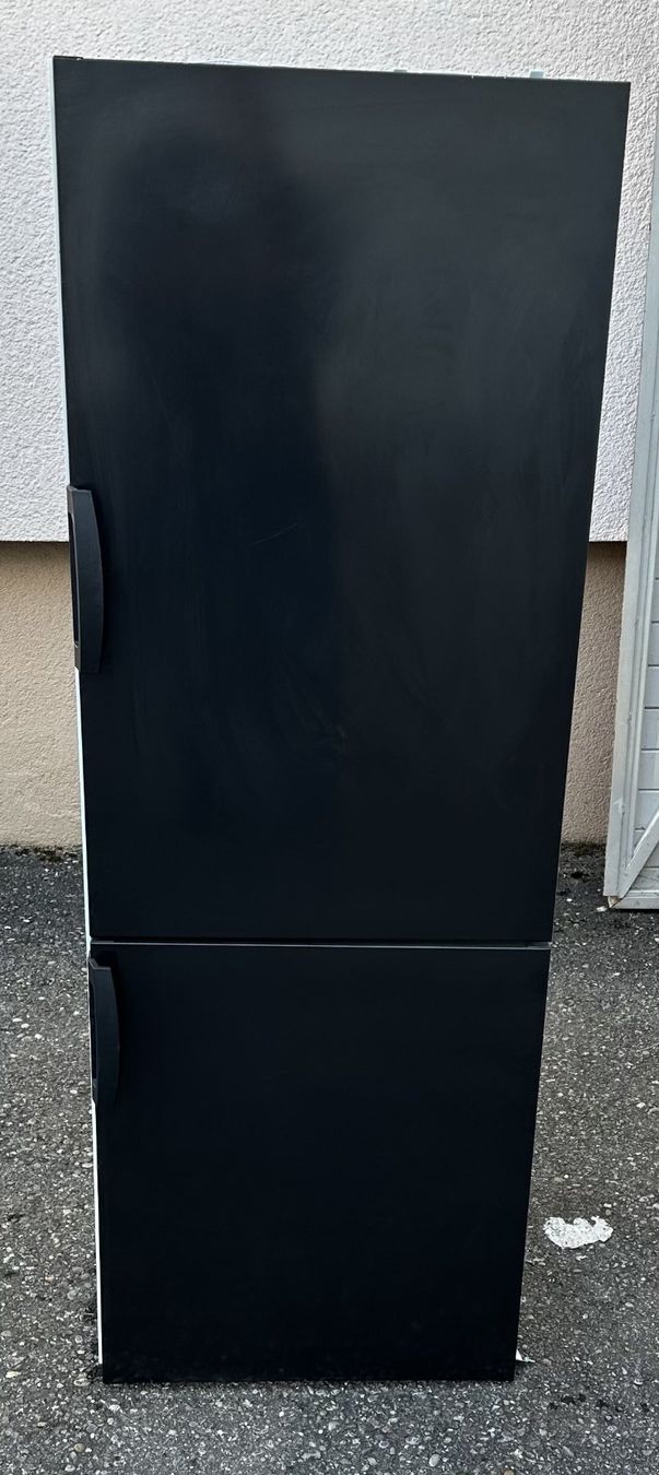 V-Zug Kühlschrank: V-Zug Kühlschrank Höhe 152cm. – Gebraucht aus Glattbrugg von ani1234
