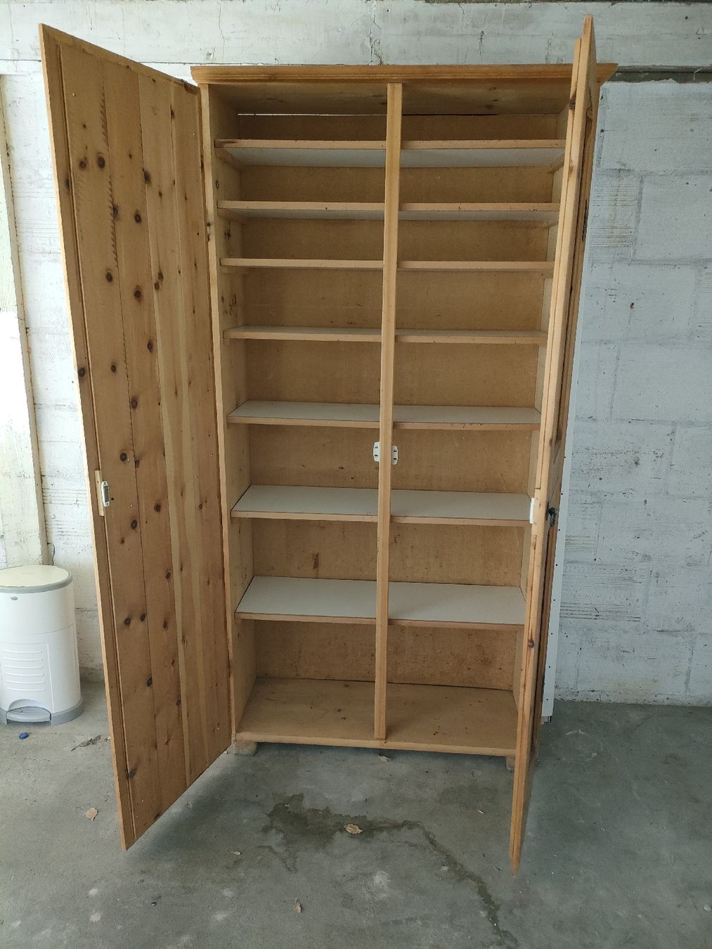 Armoires: Schrank Kiefer Massiv  – D'occasion à Berneck par TMCreation 1